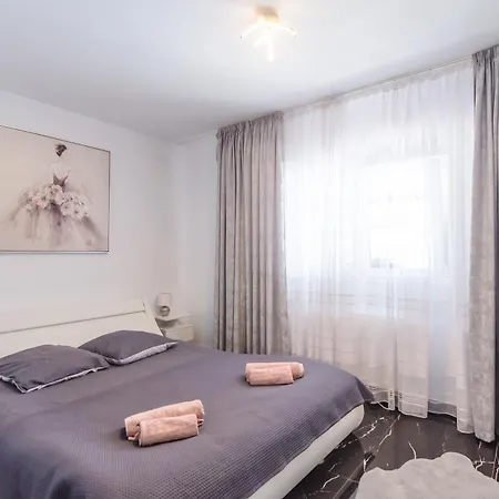 Karina 료렛 드 마르