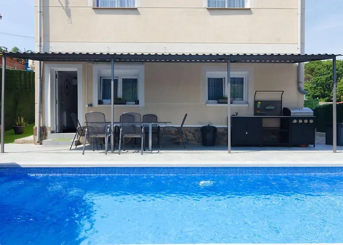 Karina 别墅 滨海略雷特